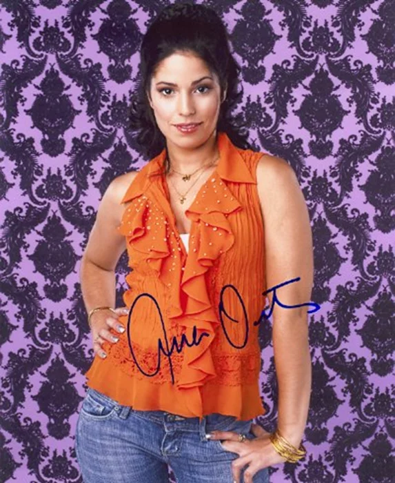 Ana Ortiz autograph