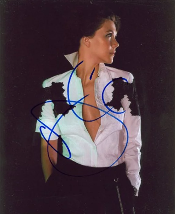 Maggie Gyllenhaal autograph