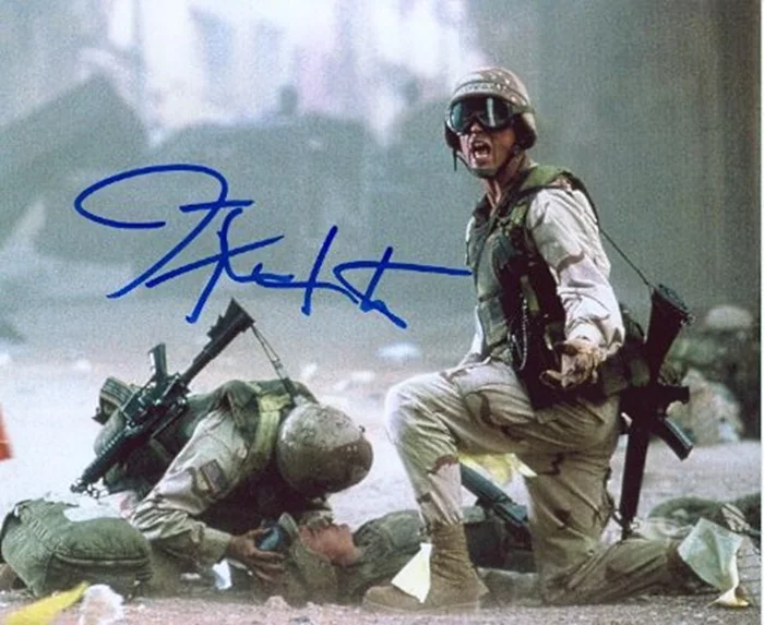 Josh Hartnett autograph