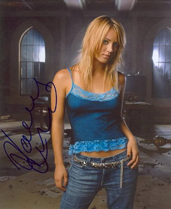 Kaley Cuoco autograph