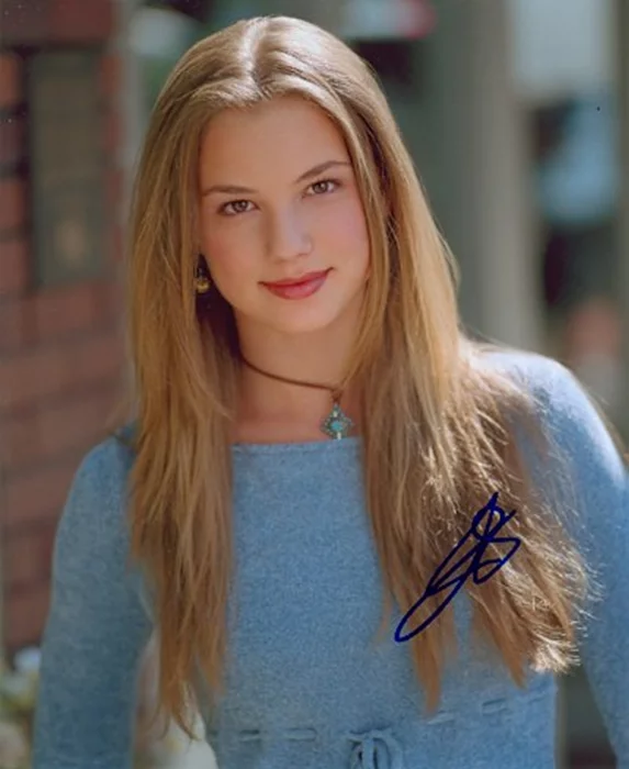 Emily Van Camp autograph
