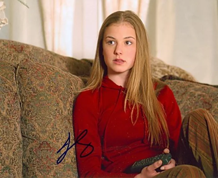 Emily Van Camp autograph