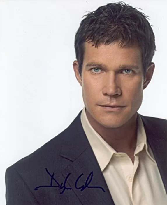 Dylan Walsh autograph