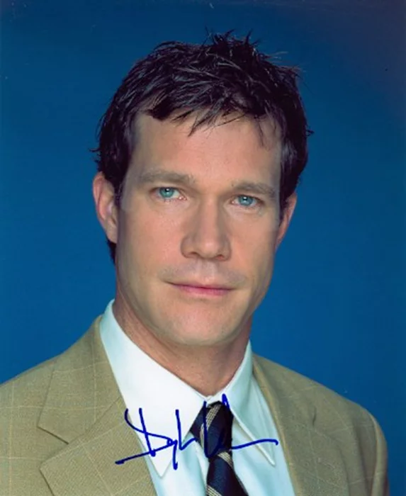 Dylan Walsh autograph