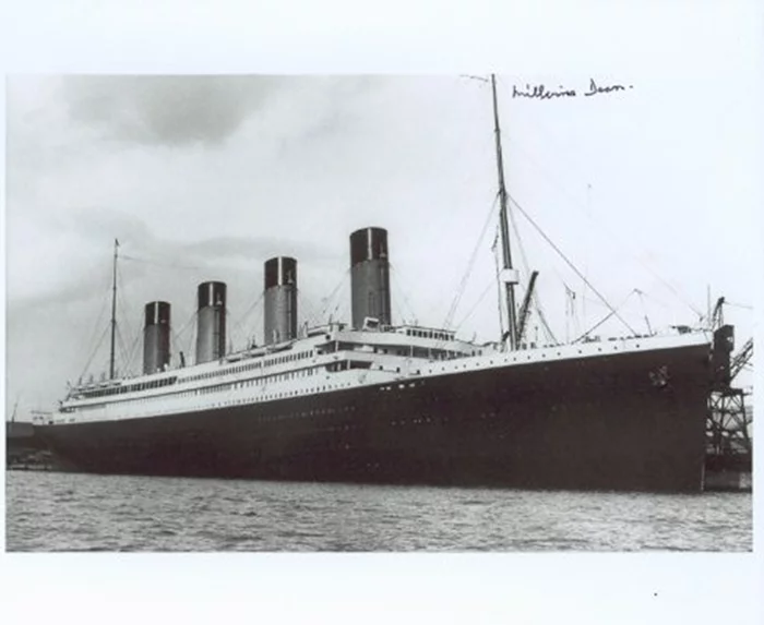 Millvina Dean autograph
