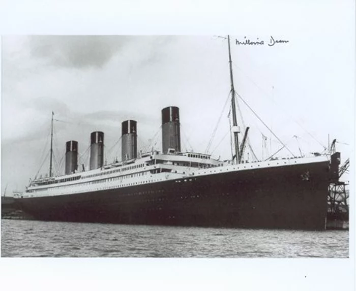 Millvina Dean autograph