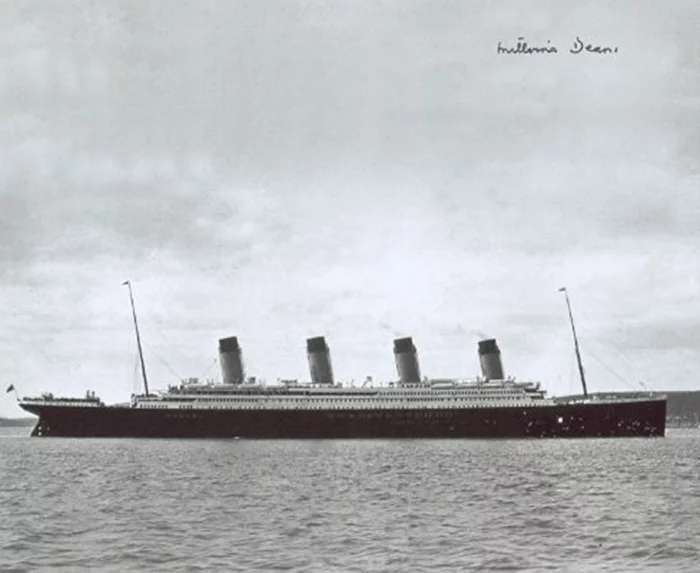 Millvina Dean autograph