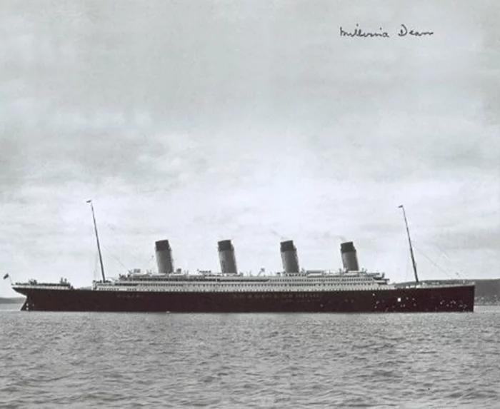 Millvina Dean autograph
