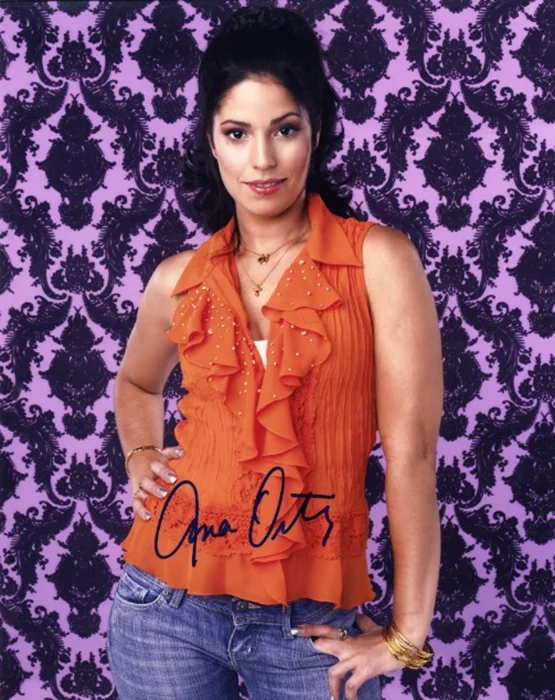 Ana Ortiz autograph