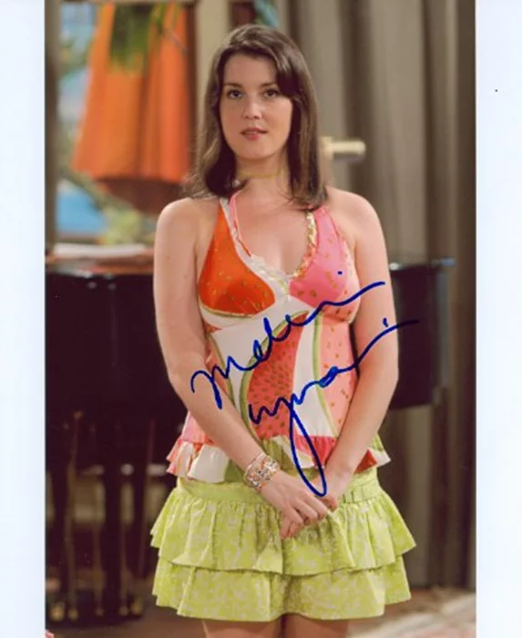 Melanie Lynskey autograph