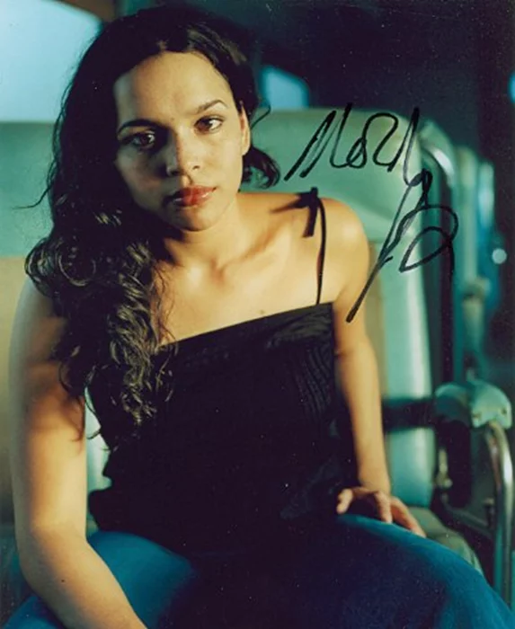 Norah Jones autograph