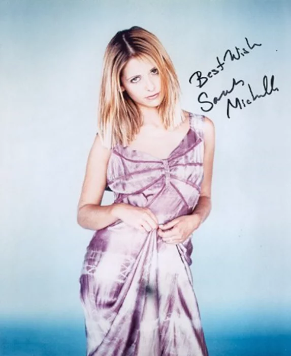 Sarah Michelle Gellar autograph