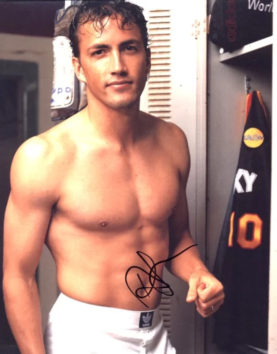 Andrew Shue autograph