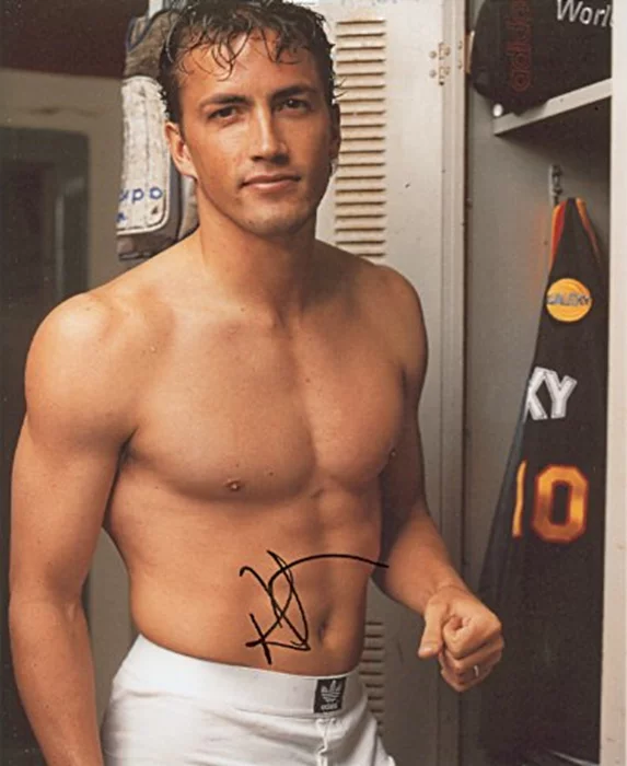 Andrew Shue autograph