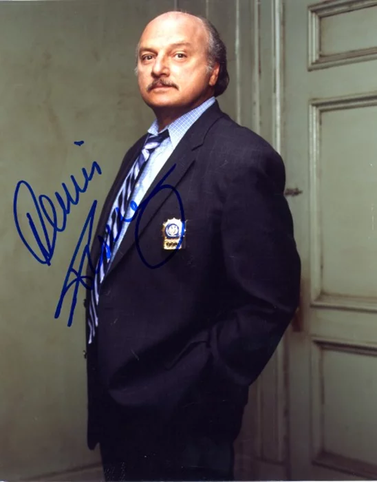 Dennis Franz autograph
