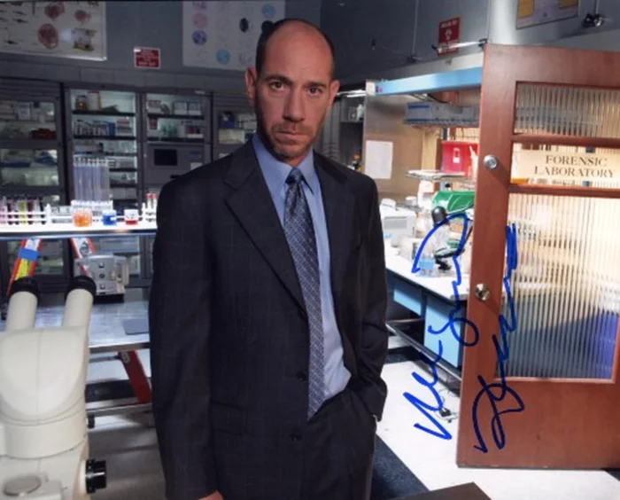 Miguel Ferrer autograph