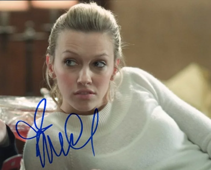 Katie Cassidy autograph
