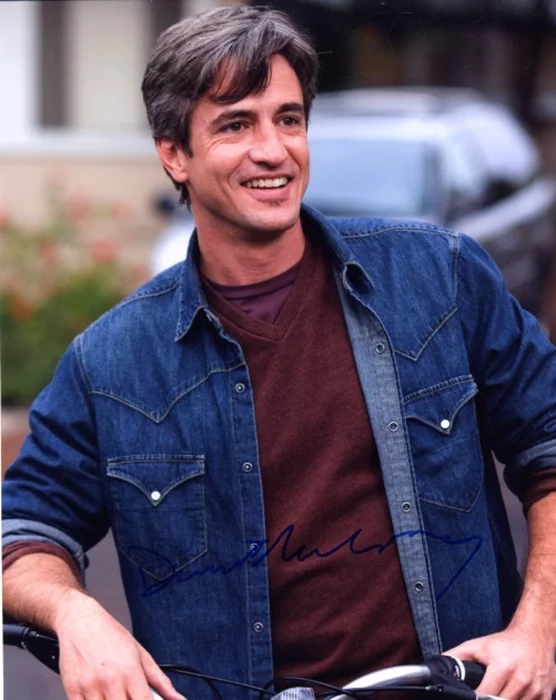 Dermot Mulroney autograph