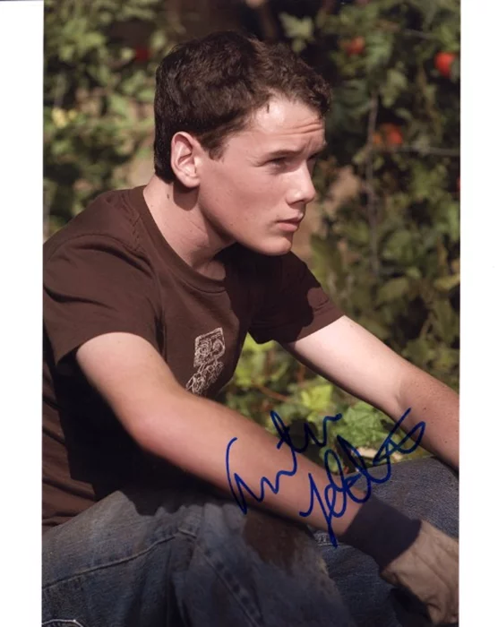 Anton Yelchin autograph