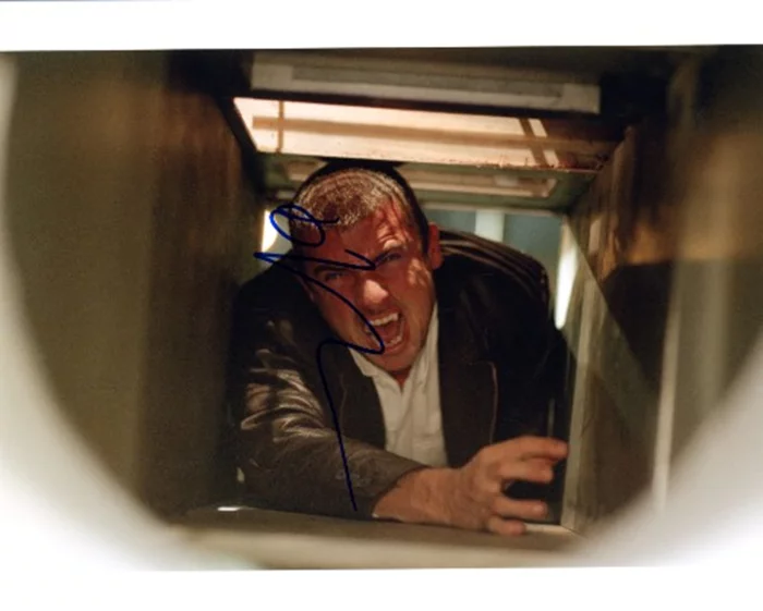 Dominic Purcell autograph