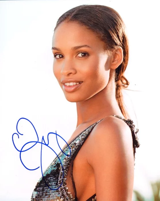 Joy Bryant autograph