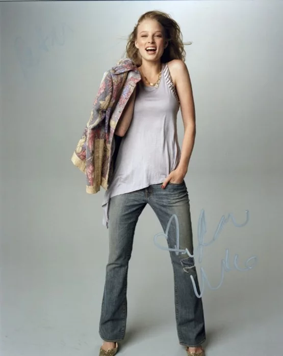Rachel Nichols autograph