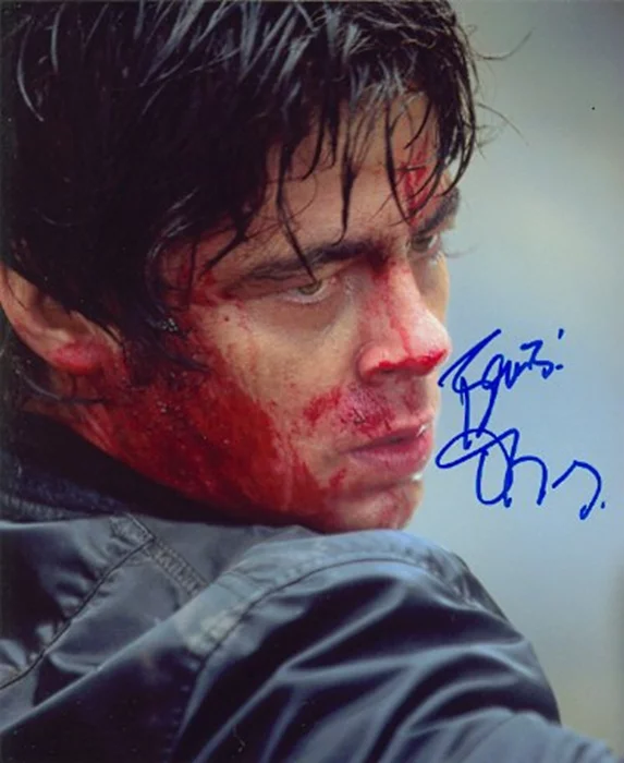 Benicio Del Toro autograph