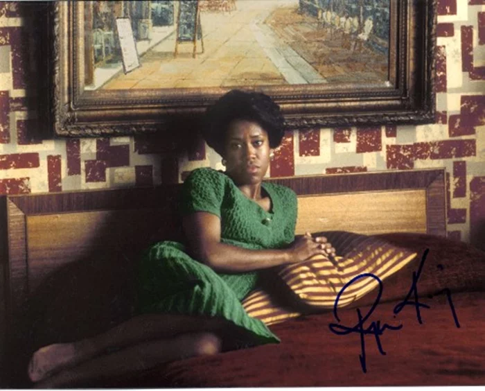 Regina King autograph