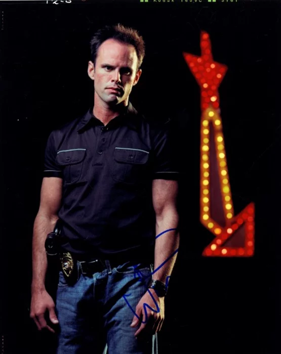 Walt Goggins autograph