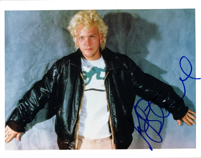 Kiefer Sutherland autograph