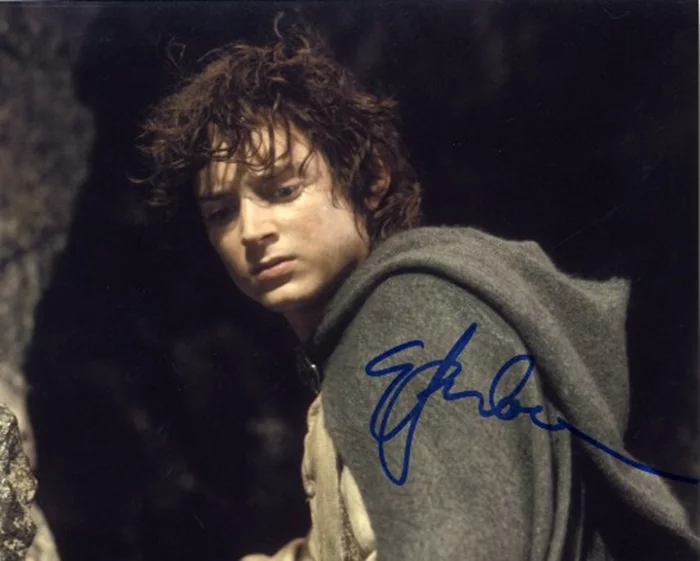Elijah Wood autograph