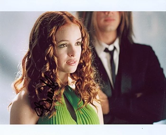 Danielle Panabaker autograph