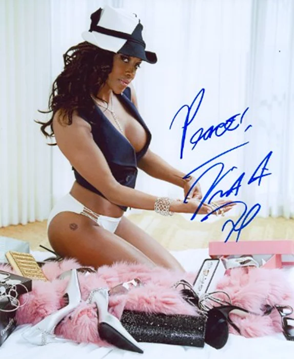 Vivica A. Fox autograph