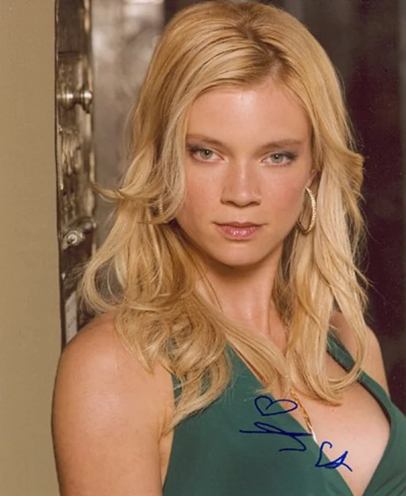 Amy Smart autograph