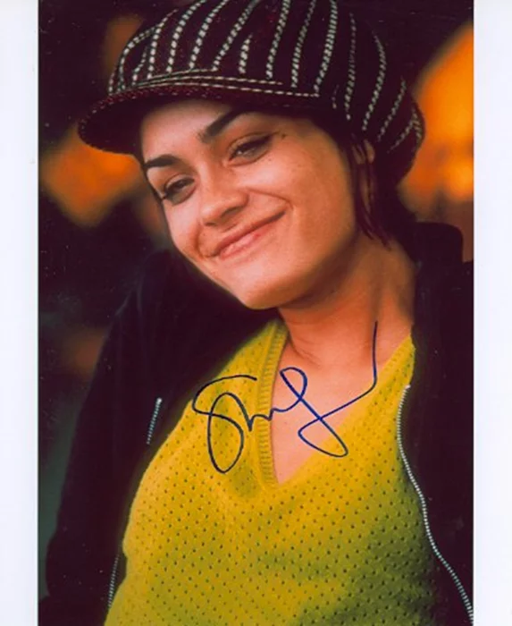 Shannyn Sossamon autograph