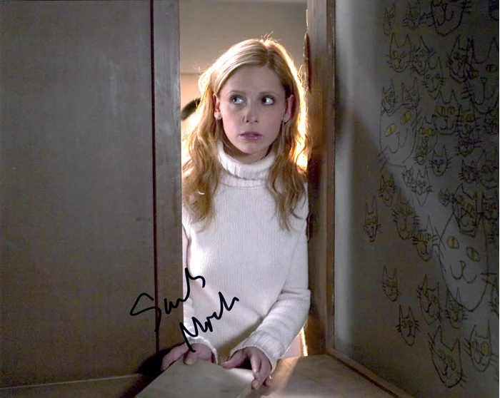Sarah Michelle Gellar autograph
