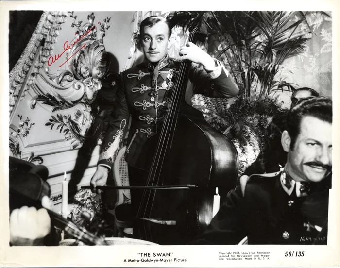 Alec Guinness autograph