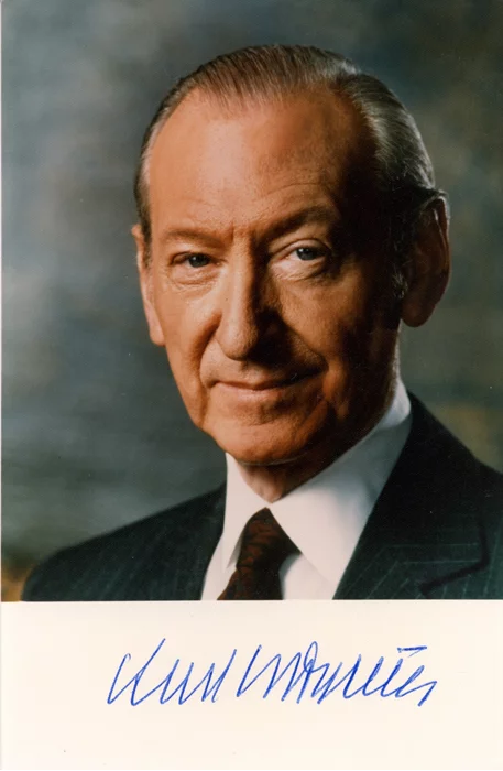 Kurt Waldheim autograph