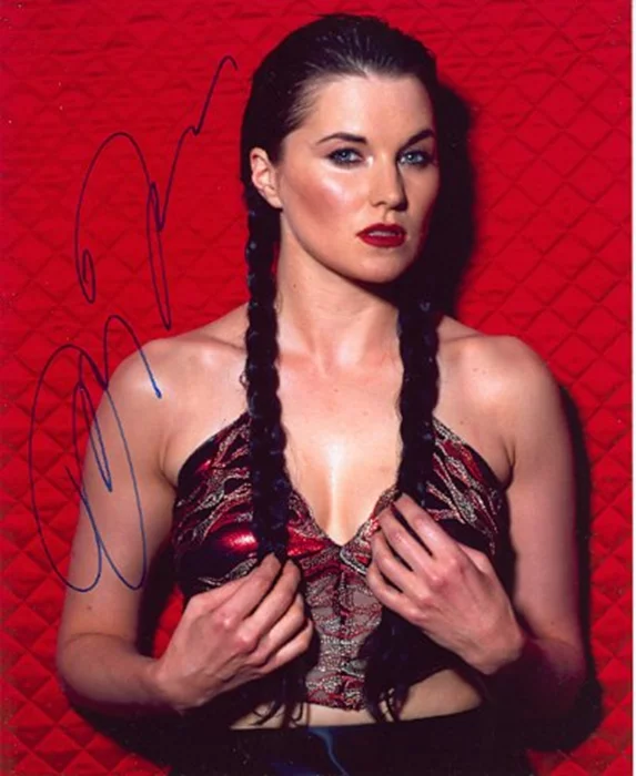 Lucy Lawless autograph