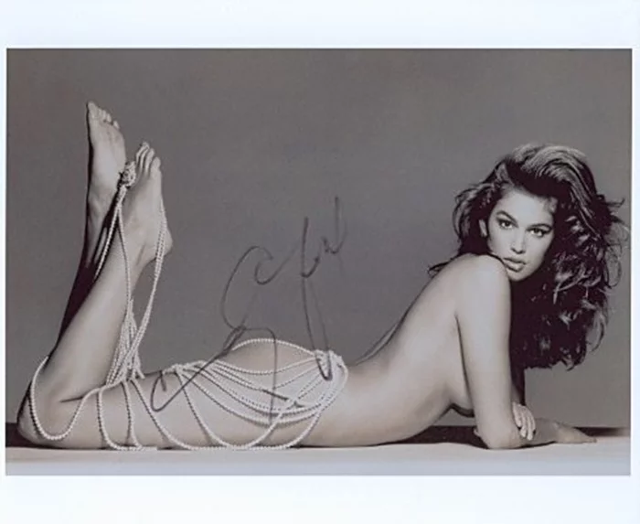 Cindy Crawford autograph