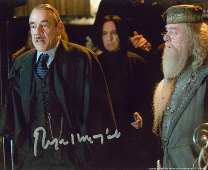 Roger Lloyd Pack autograph
