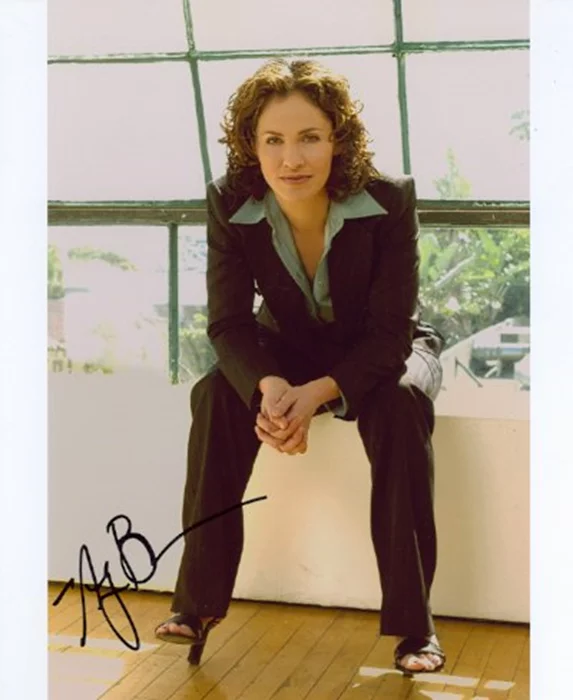 Amy Brenneman autograph