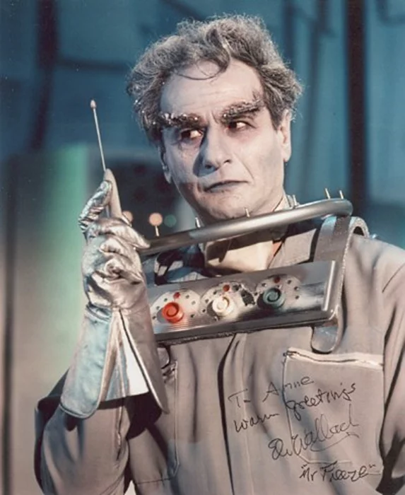 Eli Wallach autograph