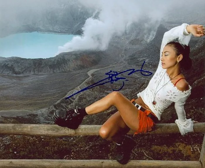 Bai Ling autograph