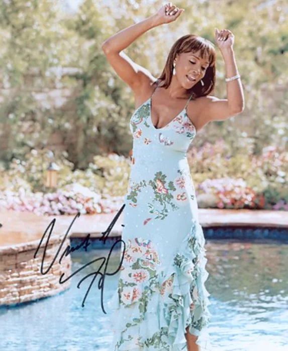 Vivica A. Fox autograph
