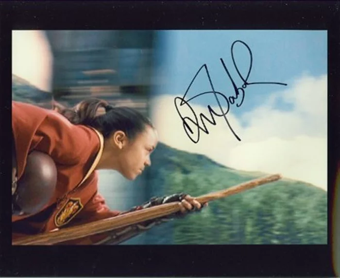 Danielle Tabor autograph