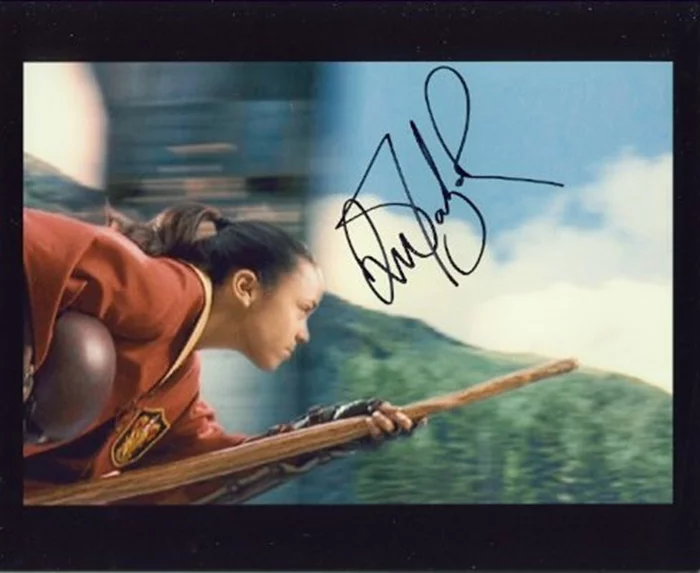 Danielle Tabor autograph