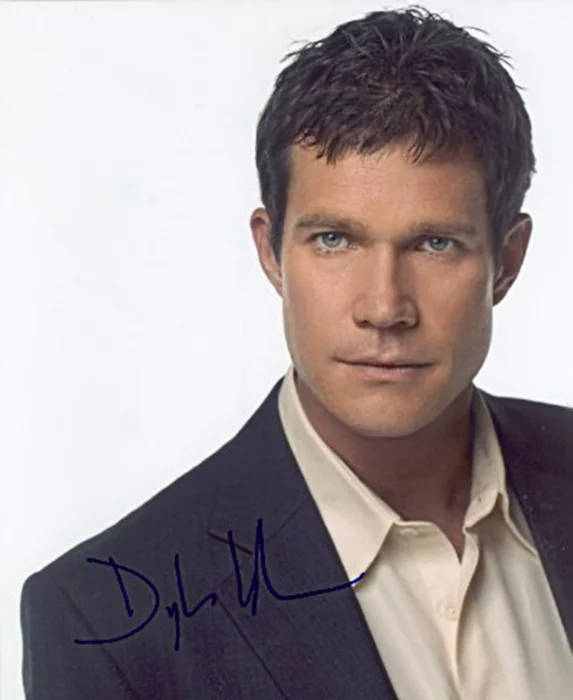 Dylan Walsh autograph