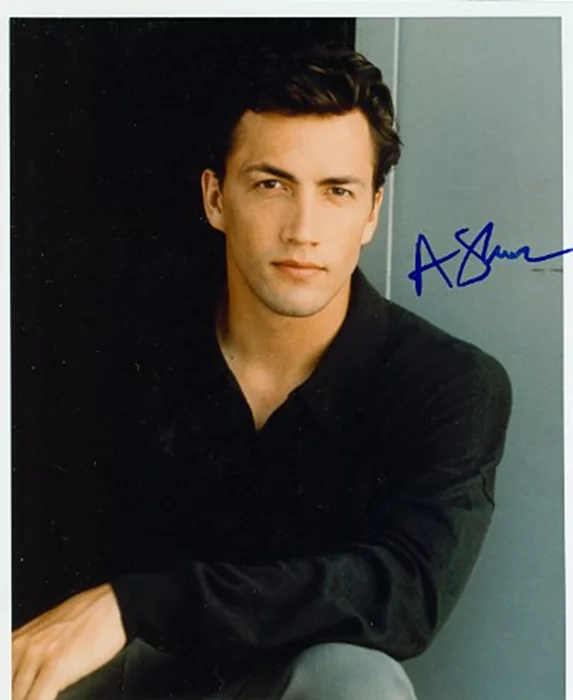 Andrew Shue autograph
