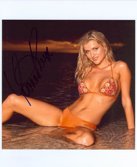 Joanna Krupa autograph